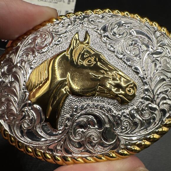 Crumrine Quarter Horse Gold Tone & Silver Plate USA Belt Buckle New w/ Box - Picture 3 of 12